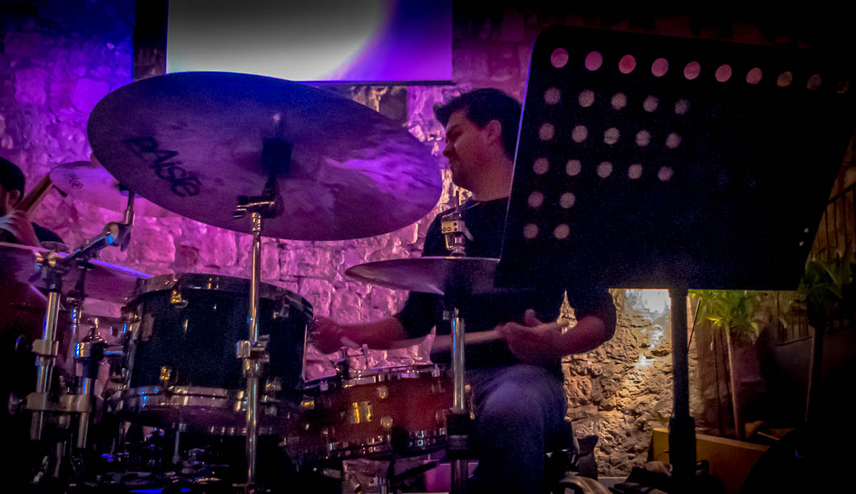 Fernando Mendoza - Drums