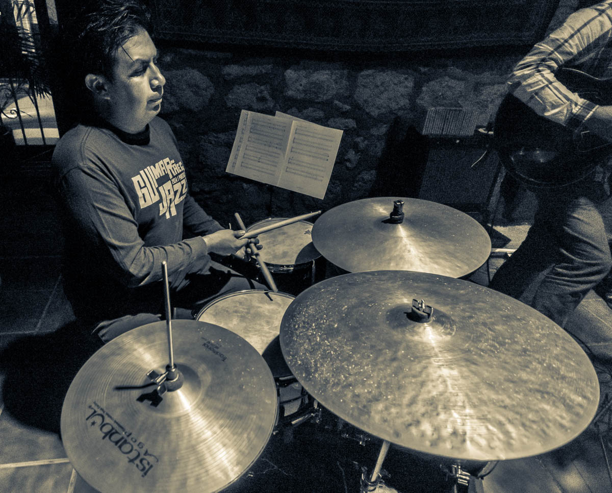 Sattva Project: Adrián Oropeza - Drums, Jorge Retana - Guitar, David Sánchez - Bass