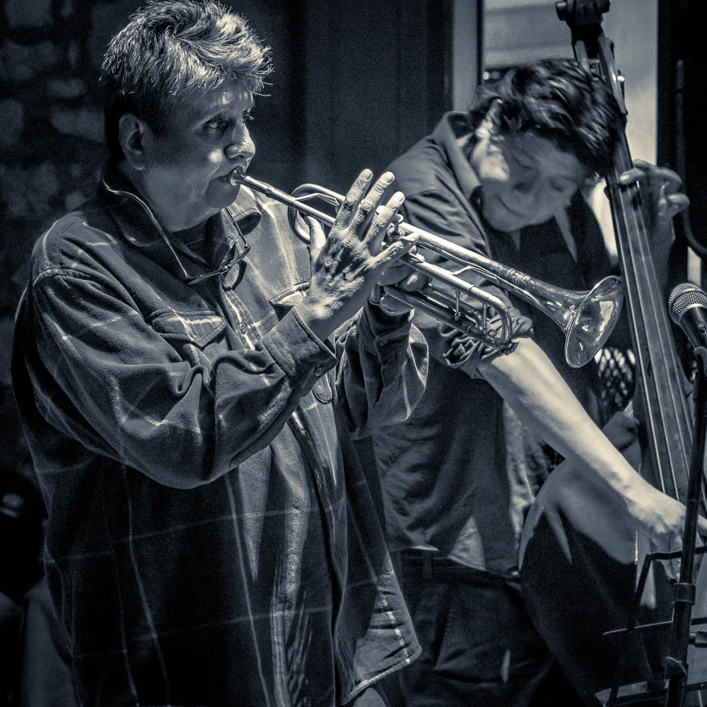 Jazz Tense: Víctor Tito Próspero - trompeta, Franco Lugo Monreal - Guitarra, Guille Pacheco - Batería, Irepan Rojas - Contrabajo