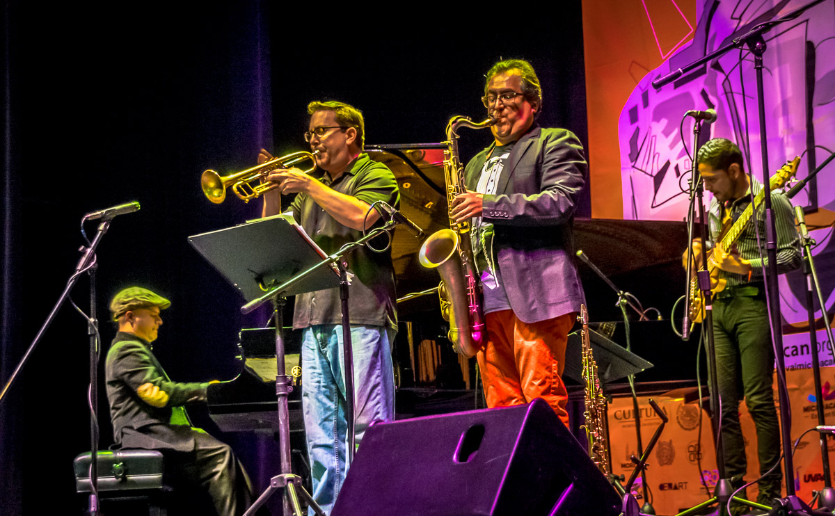 Juan Alzate (saxofones), Mario Patrón (piano), Flavio Meneses (bajo) y Fernando Mendoza (batería)